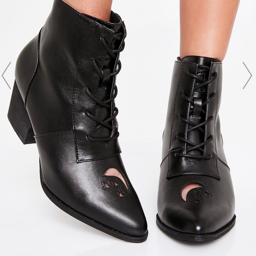 YRU booties